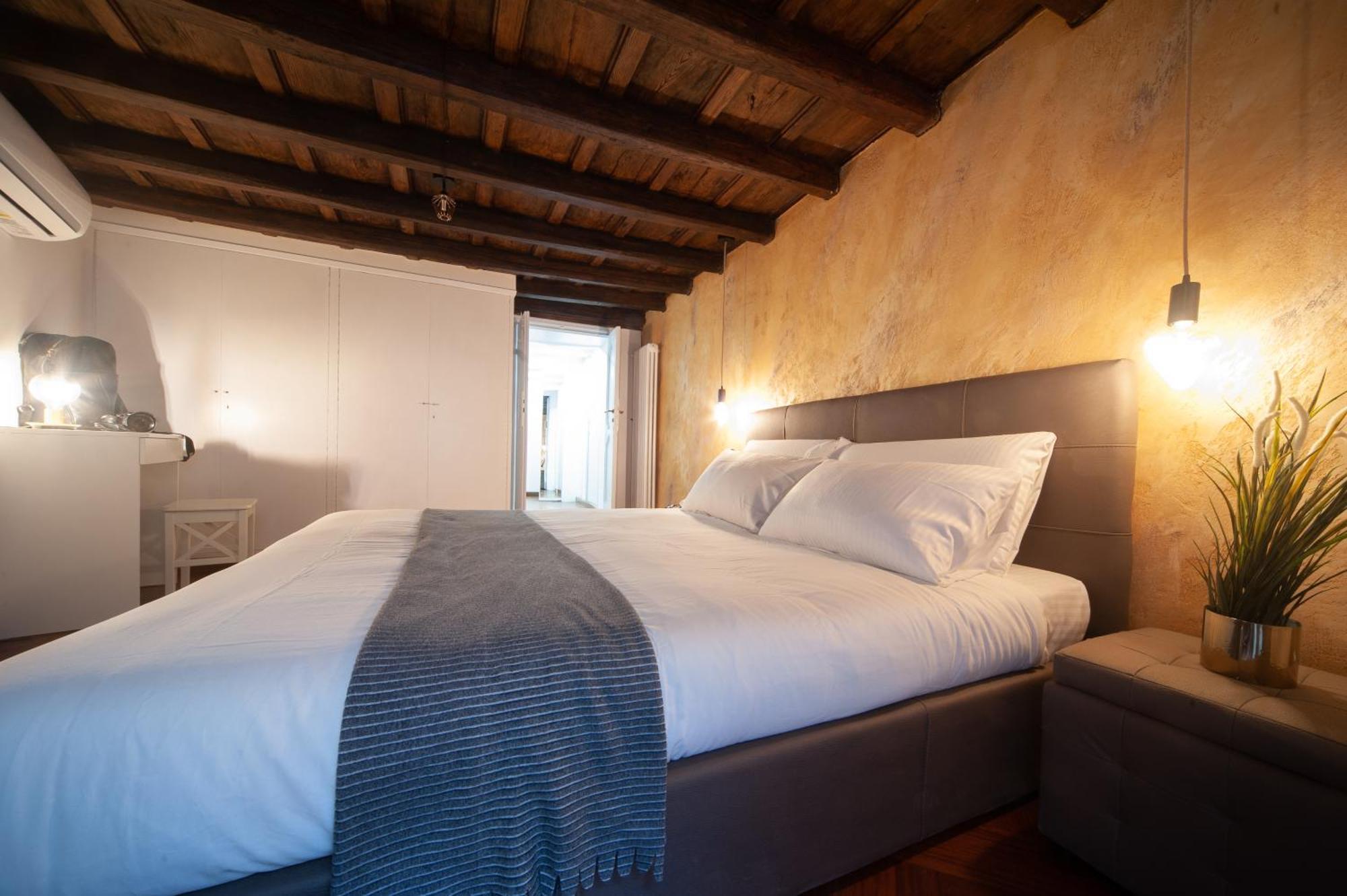 Navona Jacuzzi Appartement *