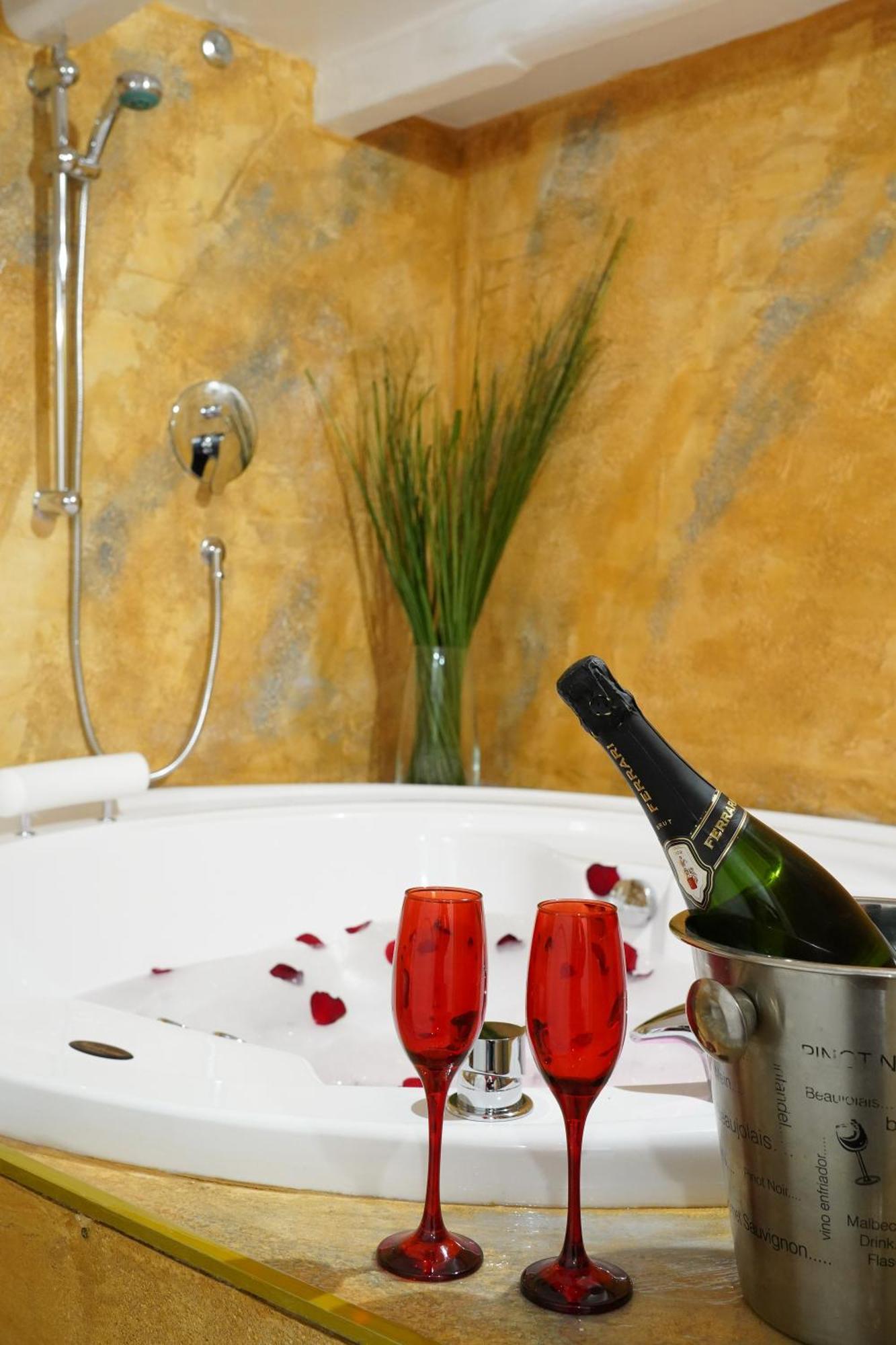 Navona Jacuzzi Rome