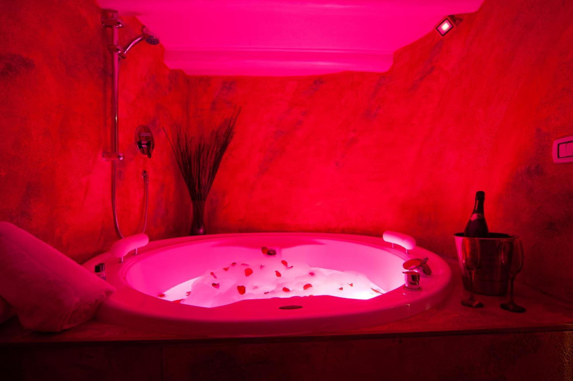 Navona Jacuzzi * Rome